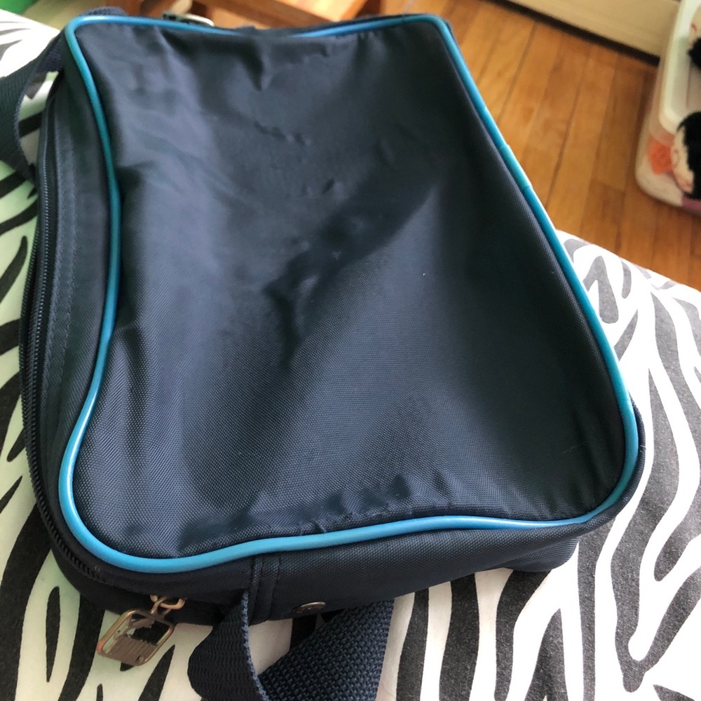 Crossbody - Picture 2 of 4
